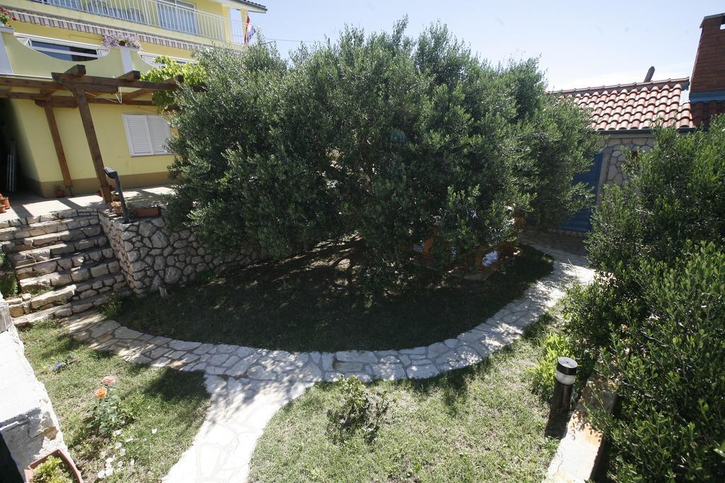 Apartments Roza Miškovići Bagian luar foto