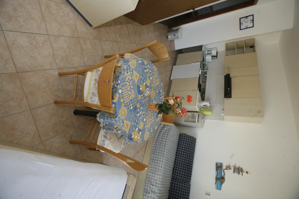 Apartments Roza Miškovići Bagian luar foto