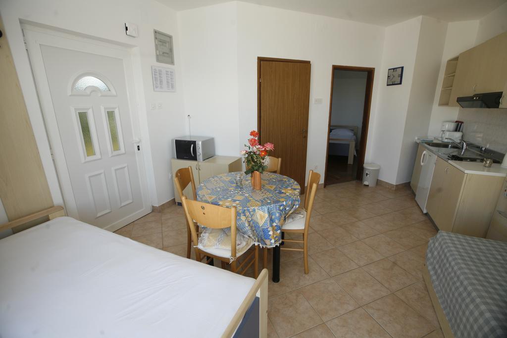 Apartments Roza Miškovići Bagian luar foto