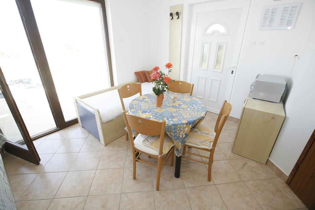 Apartments Roza Miškovići Bagian luar foto
