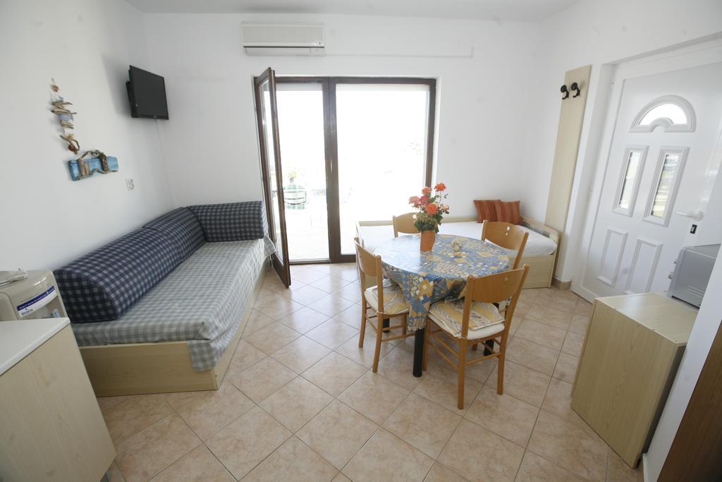 Apartments Roza Miškovići Bagian luar foto