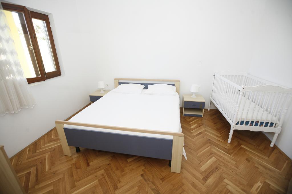 Apartments Roza Miškovići Bagian luar foto