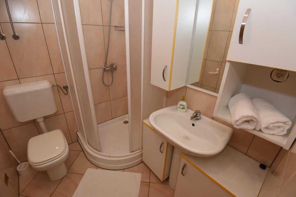 Apartments Roza Miškovići Bagian luar foto